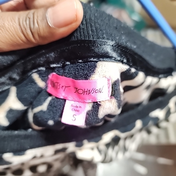 BETSEY JOHNSON Women's Small Leopard Print 2 Piece Pajama Set - Picture 5 of 5